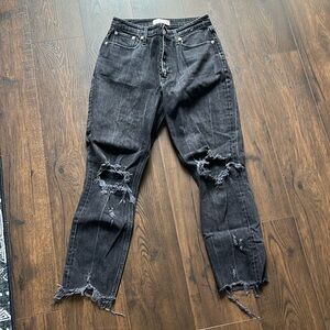 A&F Curve Love High Rise Mom Jean - 28/6R